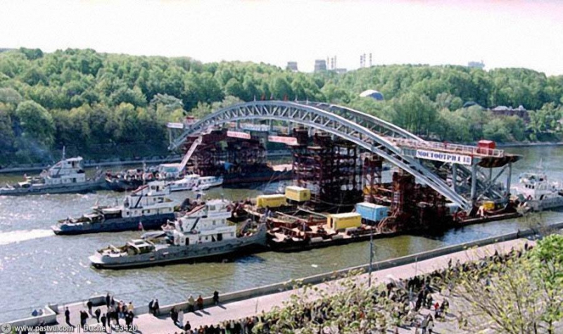 Как передвигали мост в Москве москва, мост