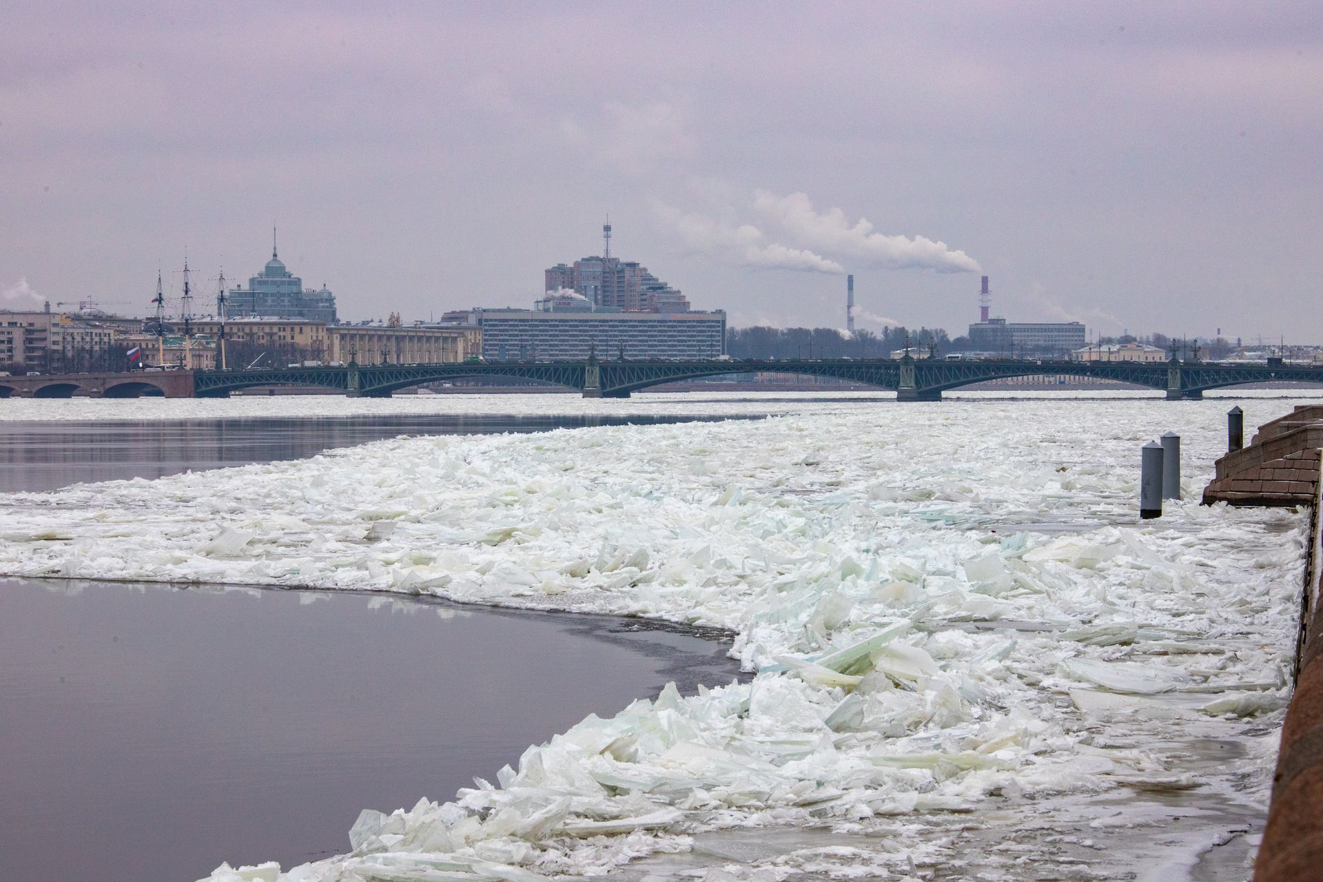 завод россия санкт петербург свердловская набережная