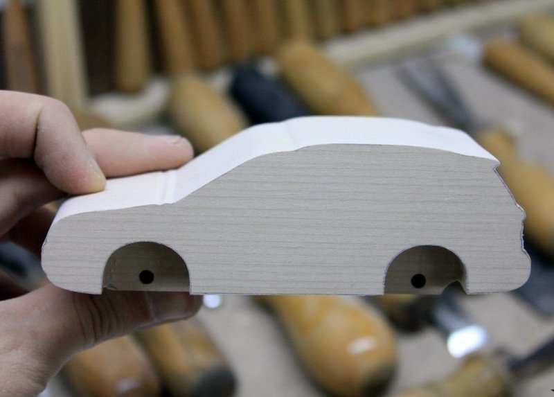 Subaru Forester в масштабе своими руками из дерева Subaru Forester в масштабе своими руками из дерева