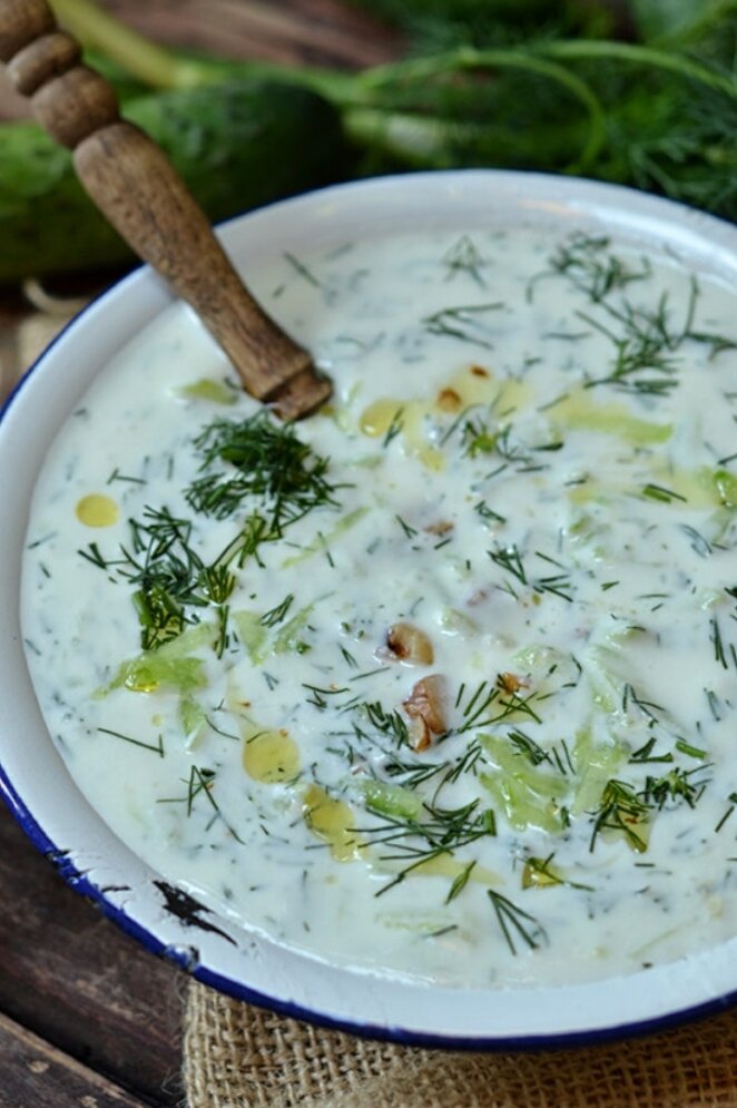 ...и ингредиент всего один. Я не думала, что это невероятно вкусно - и так кстати в жаркие летний деньки: освежающий, прохладный, звонкий холодник. Пока соседка не пригласила в гости на ...-3