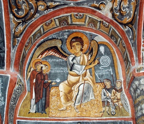 Жены-мироносицы и ангел на гробе. Фреска пещерной церкви в Каппадокии. XI в