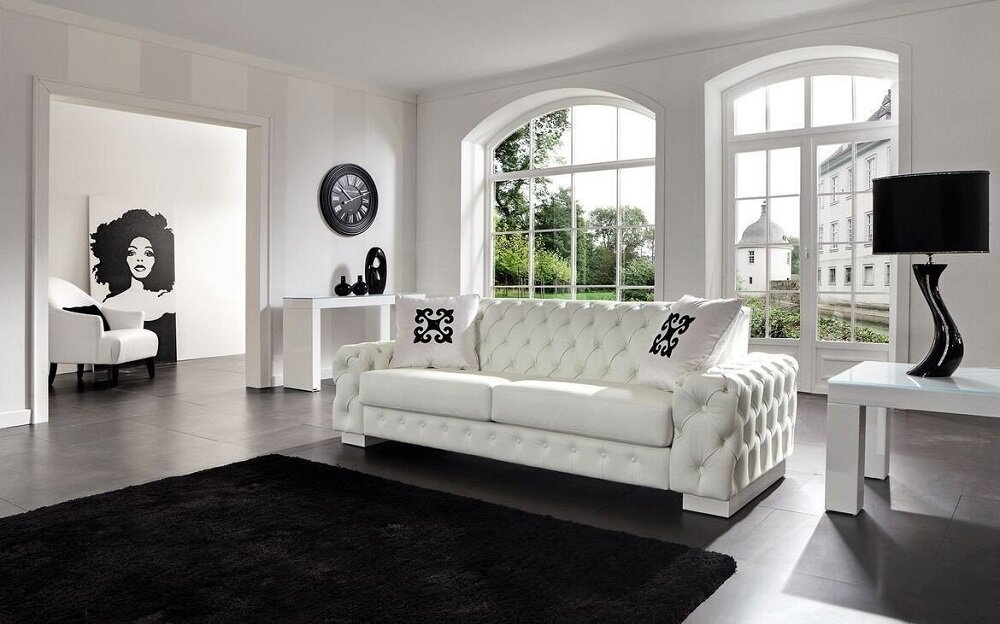 Стоит ли рискнуть и купить белый диван в гостиную: разбираем все нюансы такого решения