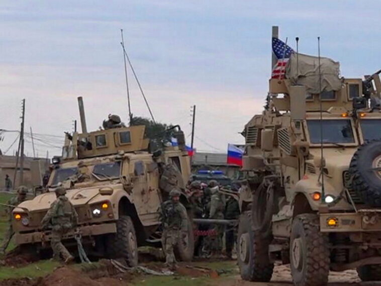Российские войска в Сирии блокировали колонну военных США, взяв их в окружение: опубликованы фото (ФОТО)