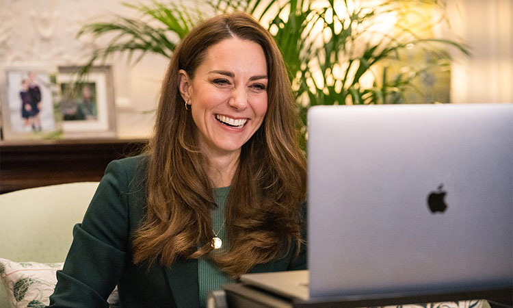 Кейт Миддлтон стала парикмахером своих детей во время локдауна: "Они в ужасе от моих способностей" Кейт Миддлтон стала парикмахером своих детей во время локдауна: "Они в ужасе от моих способностей" Монархи,Британские монархи