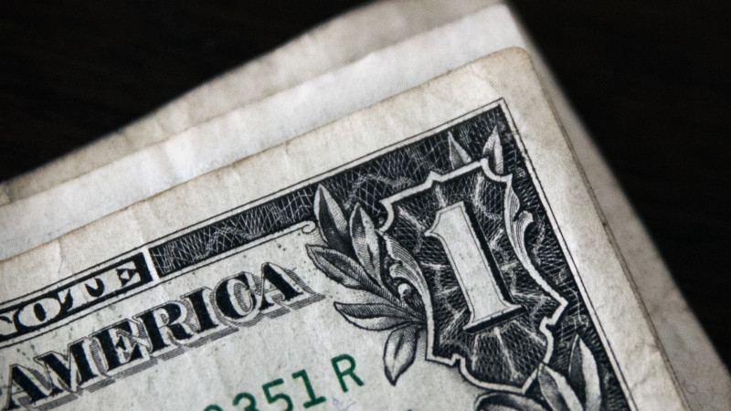 Американский инвестор назвал «сумасшедшей идеей» хранение сбережений в долларах