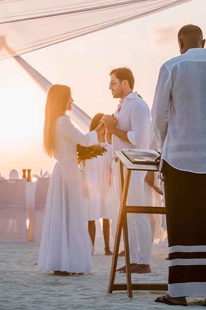 Александр и Анжелика Ревва сыграли свадьбу в четвертый раз Александр и Анжелика Ревва сыграли свадьбу в четвертый раз Звездные пары