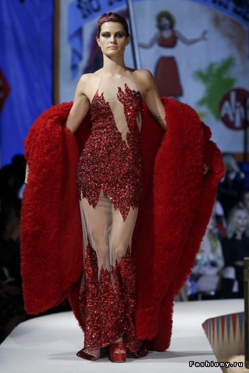 Moschino Круизная коллекция 2019 Moschino Круизная коллекция 2019