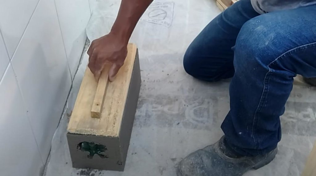 Из цемента и бутылок: как сделать облегченные строительные блоки