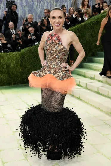 13 неудачных образов Met Gala: Хайди Клум в образе статуи, Хейли Бибер в золоте и 