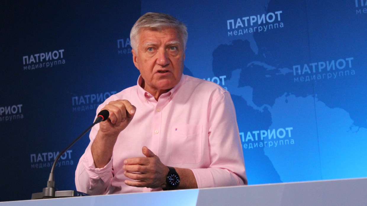 Экономист Шамахов объяснил, почему не всем золотым медалистам удалось поступить на бюджет