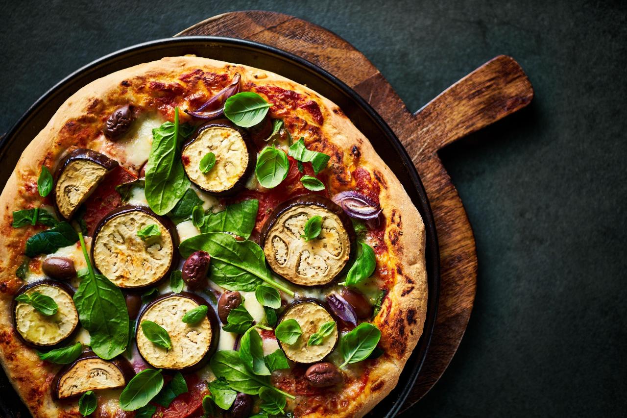 Постная пицца: 3 простых рецепта, от которых вы будете без ума нарезать, пиццы, тонкими, чтобы, духовку, перец, кольцами, тесто, лаваш, равномерно, Затем, Рецепт, постной, смазать, маслом, бумажным, течение, подошло, собственном, комнатной