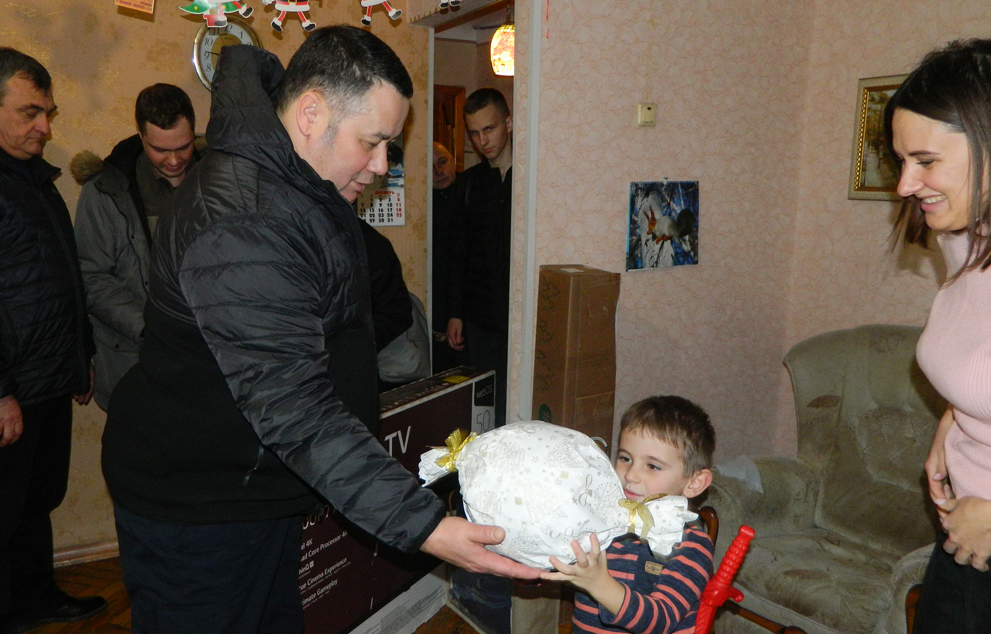 Игорь Руденя в Запорожской области лично вручил новогодний подарок участнику акции «Елка желаний»