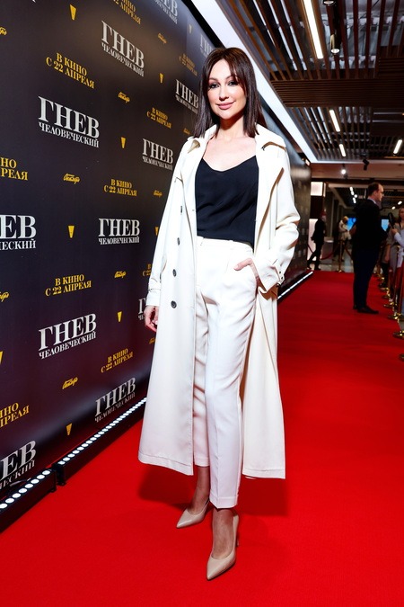 Катерина Шпица, Гарик Харламов и другие на премьере фильма "Гнев человеческий" Катерина Шпица, Гарик Харламов и другие на премьере фильма "Гнев человеческий" Звезды,Красная дорожка