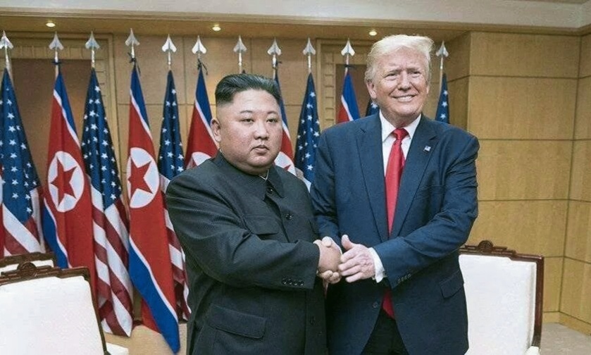 Из открытых источников в интернете. Глава КНДР Ким Чен Ын и экс-президент США Дональд Трамп.