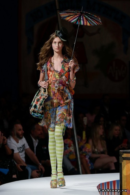 Moschino Круизная коллекция 2019 Moschino Круизная коллекция 2019