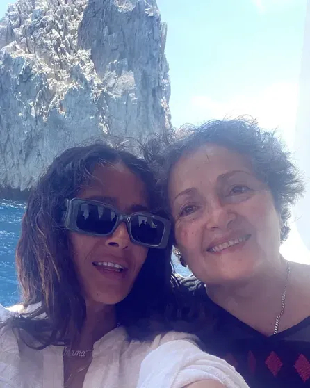 Сальма Хайек с матерью/Фото: salmahayek/Instagram*