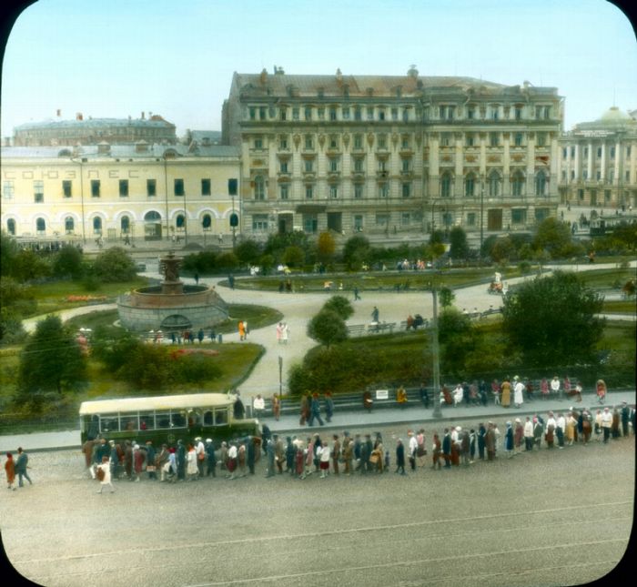 Редчайшие снимки цветной Москвы 1931 года в цвете (77 фото)