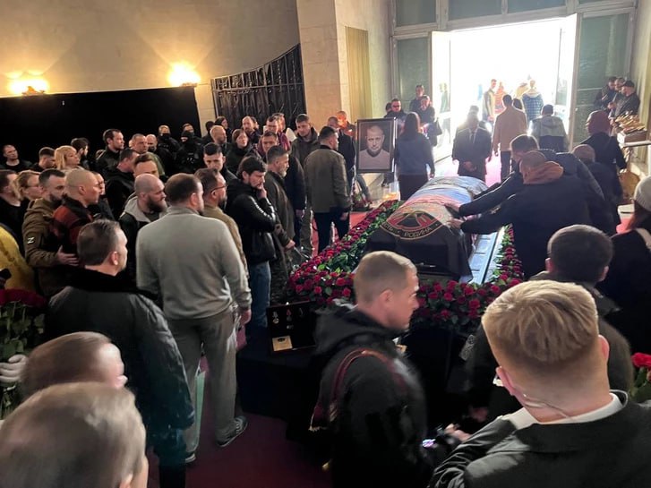 На похороны Владлена Татарского пыталась пройти группа поддержки Украины РФ