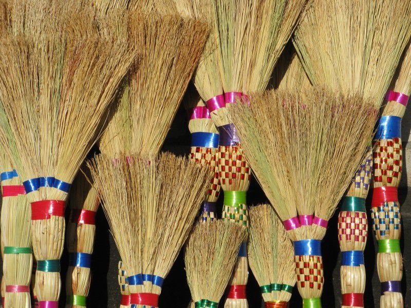 Как украсить веник для подметания пола: идеи идеи,рукоделие,своими руками,украшения для веника