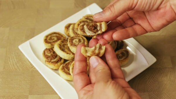 Печенье с ореховой начинкой