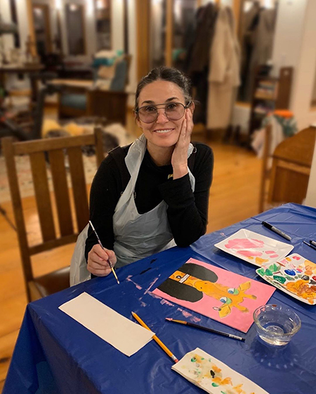 Злосчастная игла и возвращение к истокам: дочь Брюса Уиллиса объяснила, почему он проводит карантин с экс-супругой Деми Мур, а не с женой Звезды,Новости о звездах