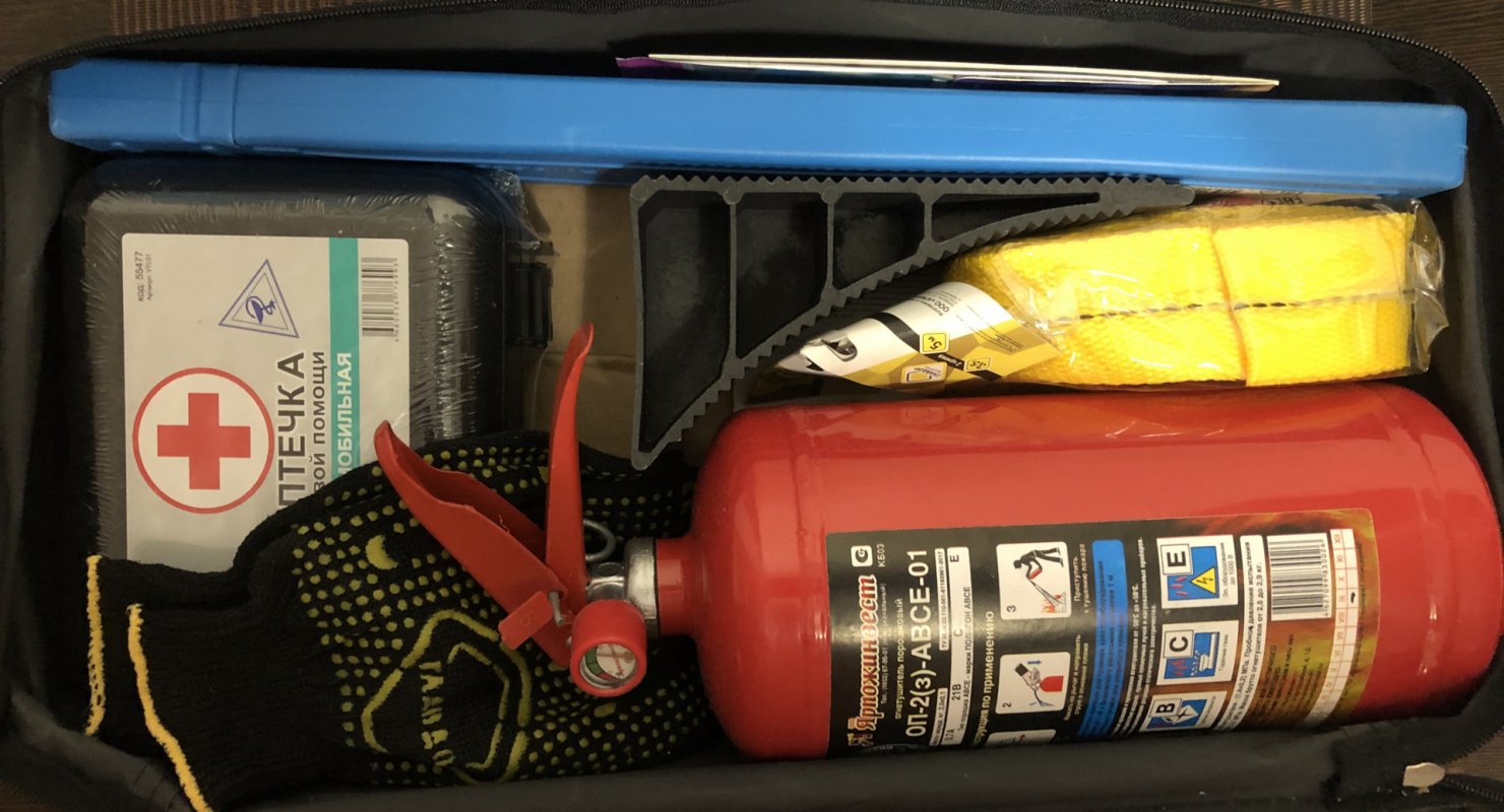 Почему штатный набор автомобилиста никогда не поможет, а то и навредит