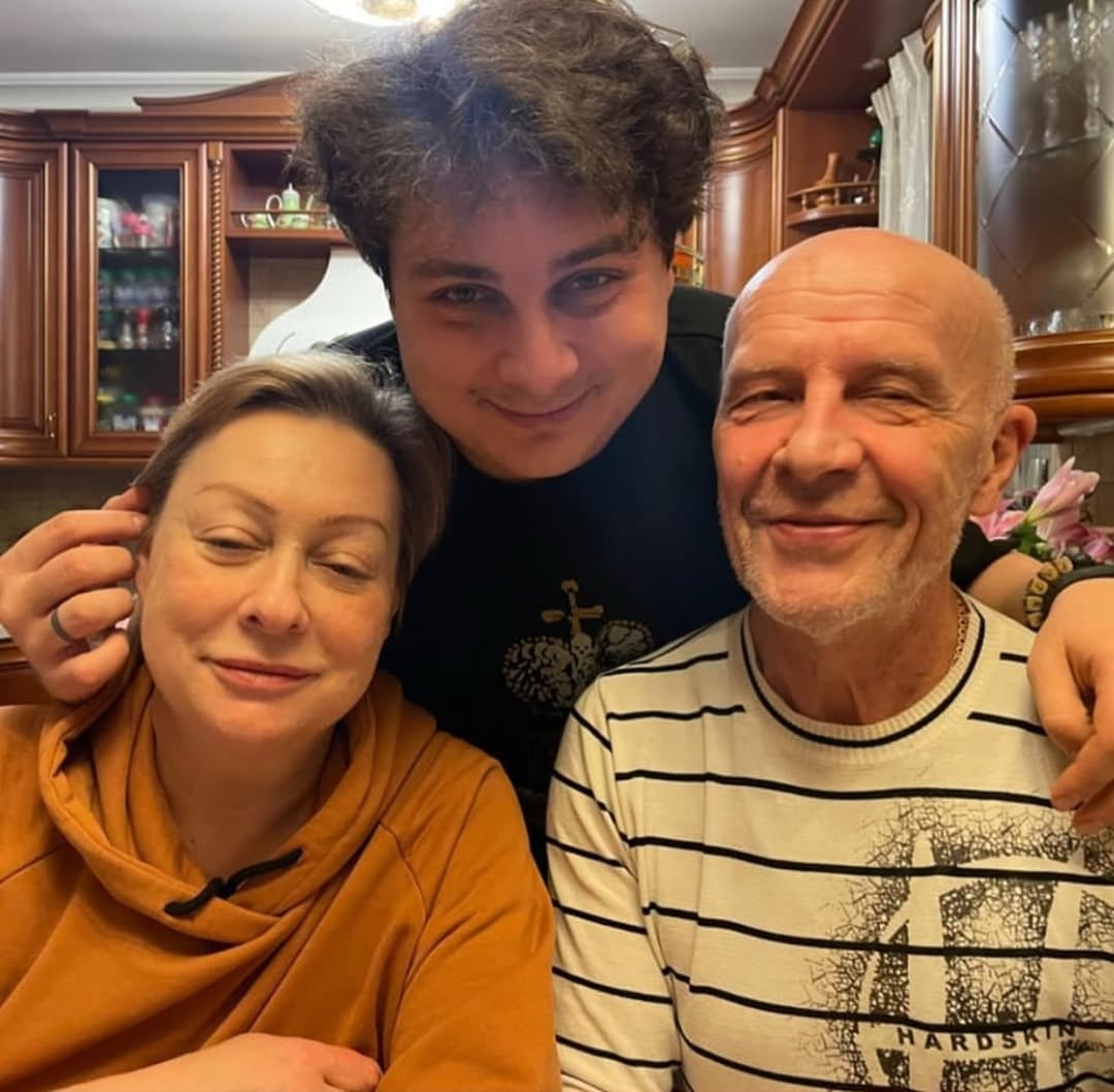 Мария Аронова поделилась семейным фото