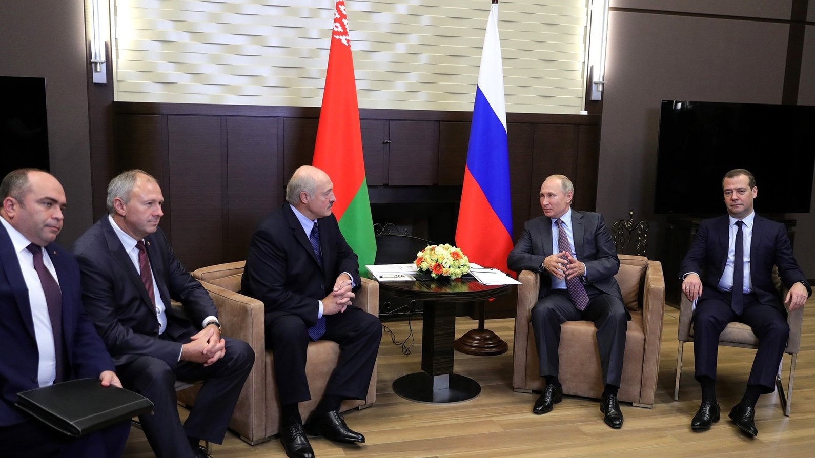 Кремль раскрыл темы телефонной беседы Путина и Лукашенко