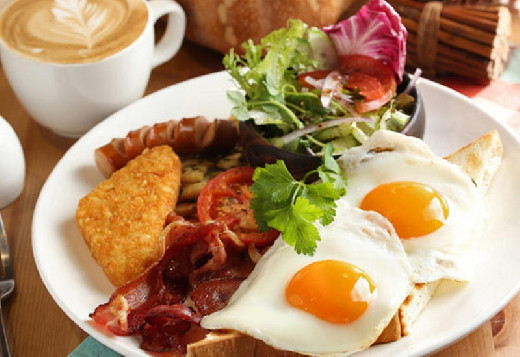 Хирург рассказал о худшем завтраке при похмельном синдроме