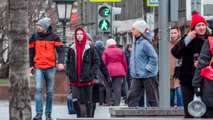 Жители России массово теряют работу. "Счастливчики" смогут протянуть максимум полгода