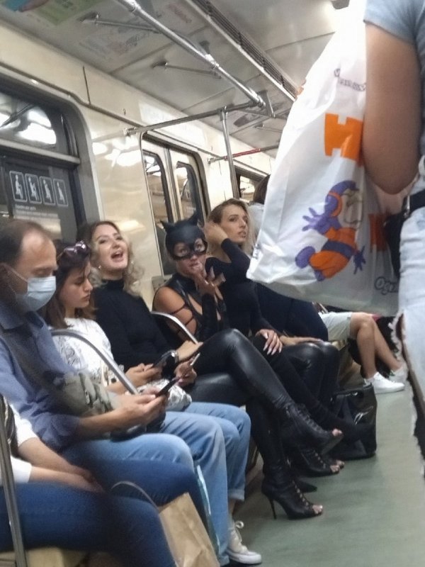 Модники и чудаки из метро Модники и чудаки из метро