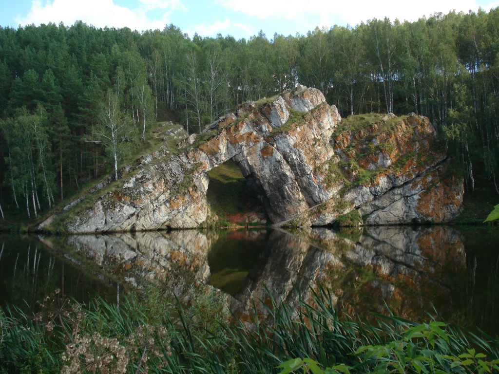 Скала каменные ворота Свердловская область