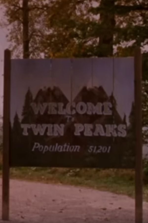 Entering Twin Peaks Population Sign - Showtime Promo Screenshot