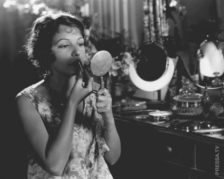 Как изменился модный макияж лица за последние 100 лет Как изменился модный макияж лица за последние 100 лет