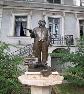 Памятник Жванецкому в Одессе Фото из открытого доступа