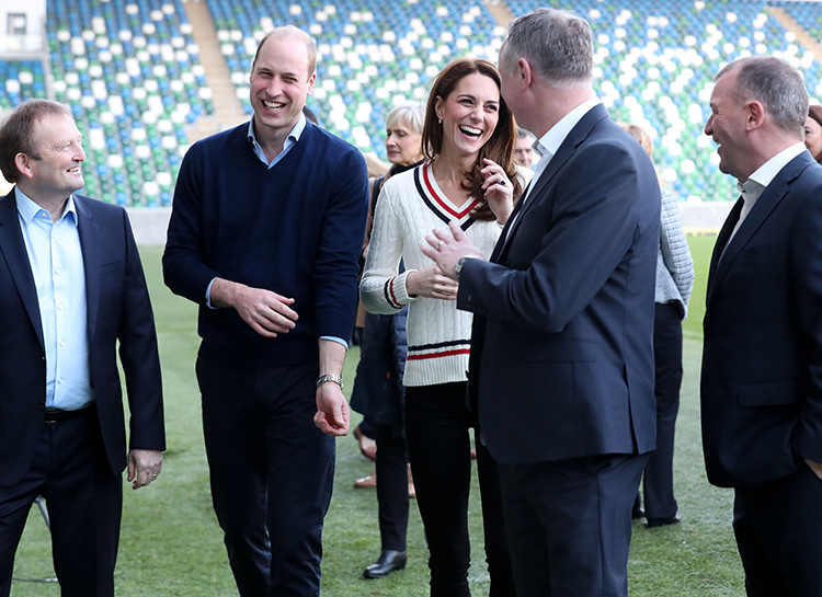 Кейт Миддлтон сыграла с принцем Уильямом в футбол на стадионе в Ирландии