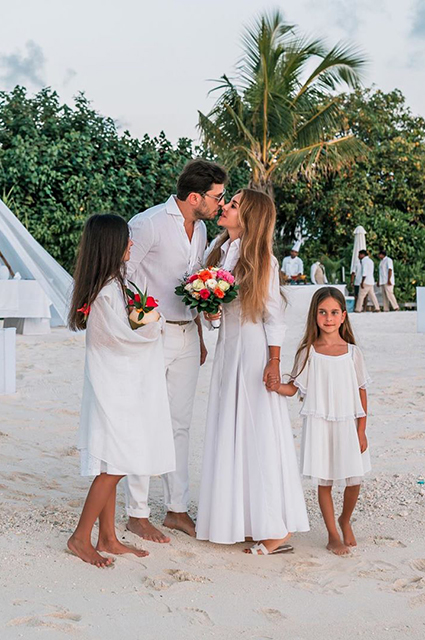 Александр и Анжелика Ревва сыграли свадьбу в четвертый раз Александр и Анжелика Ревва сыграли свадьбу в четвертый раз Звездные пары