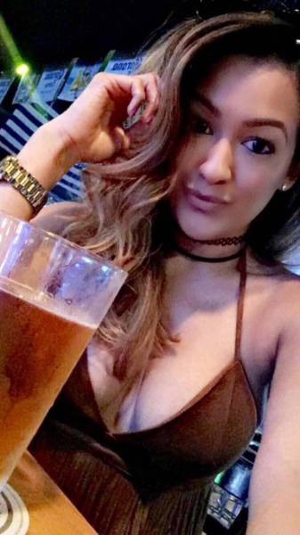 Красивые девушки и их декольте картинки,позитив