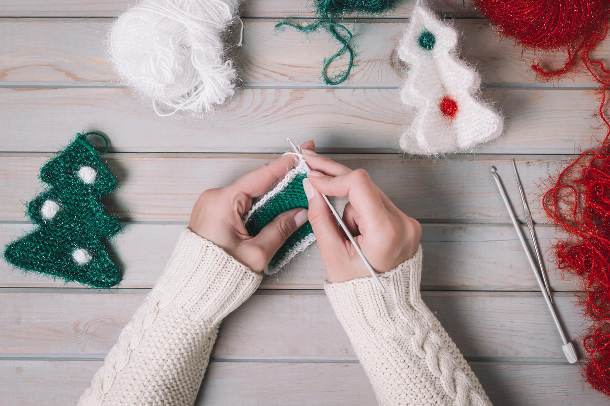 15 способов связать новогоднюю елку крючком или на спицах