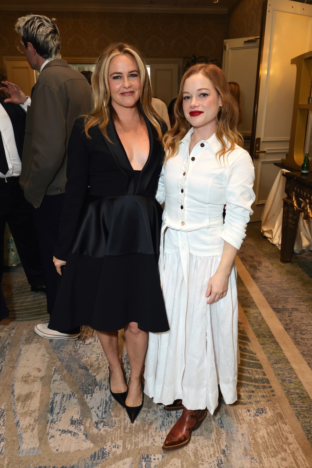  Кейт Бекинсейл, Хизер Грэм и Зои Дешанель