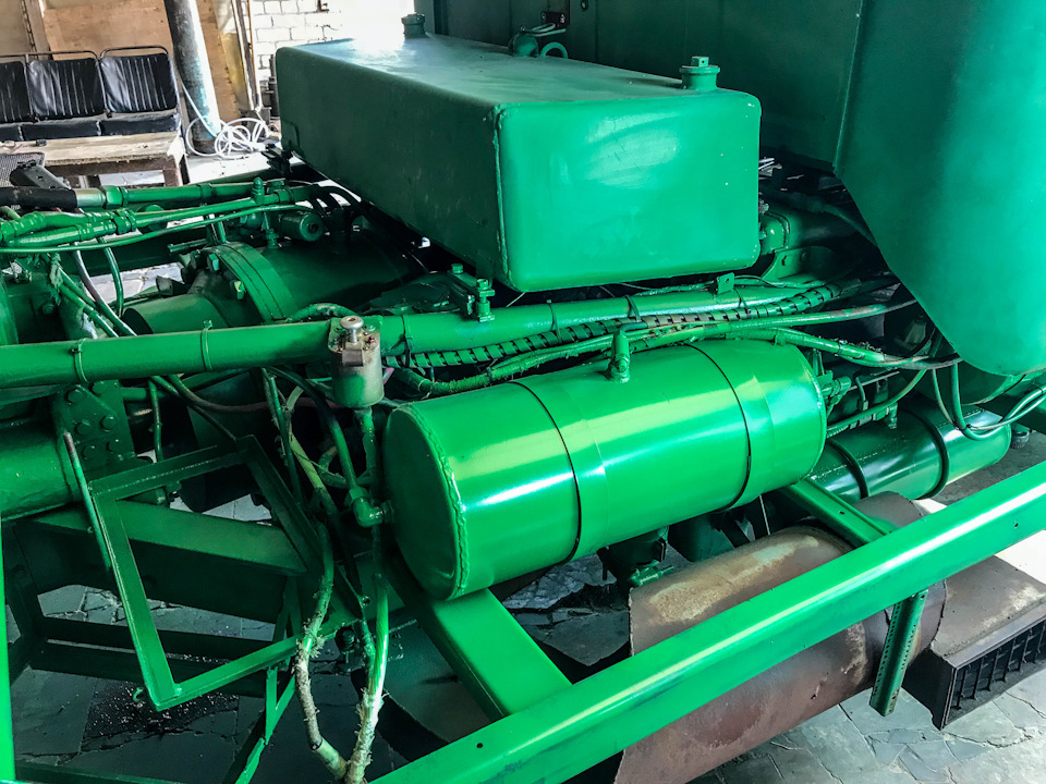 Гоночный КрАЗ с мотором от танка Гоночный КрАЗ с мотором от танка авто,автомобиль,машины,ремонт,Россия,СССР,тюнинг