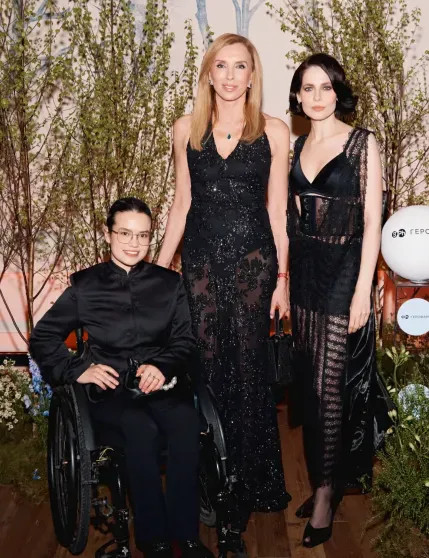 Светлана Бондарчук с мужем и сыном, Любовь Толкалина, Мария Миногарова и Юлия Снигирь посетили премию Action Светлана, Бондарчук, Тройник, Мария, мужем, Сергей, Попова, Михаил, Харченко, Аглая, Толкалина, возлюбленной, Марина, премия, прошла, Миногарова, АлексееваСергей, ЛагашкинДарина, БондарчукАлина, Максим