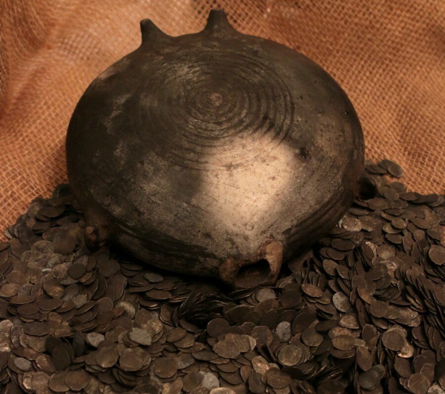 Клад серебряных монет найденный в Зарядье