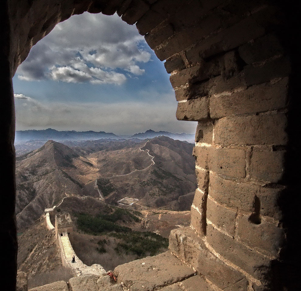 Прогулка по Великой китайской стене стены, Великой, стена, проходит, ворота, километров, Цзянькоу, туристов, часть, Стена, длина, стену, Участок, популярный, склонам, Стены, место, выбрасывать, мусор, стесняются