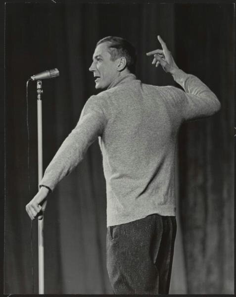 Евгений Евтушенко
Олег Мерцедин, 1960-е, МАММ/МДФ.