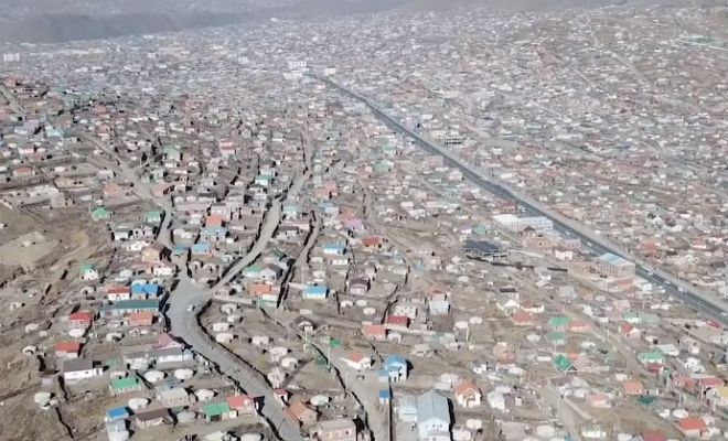 Пустынные города Монголии: как люди живут только, городах, примерно, уголь, всего, зимой, стране, безопаснее, промерзает, почва, когда, Когдато, шахт Добывают, вообще, сотни, порядка, разбросаны, неподалеку, Налайх, городок