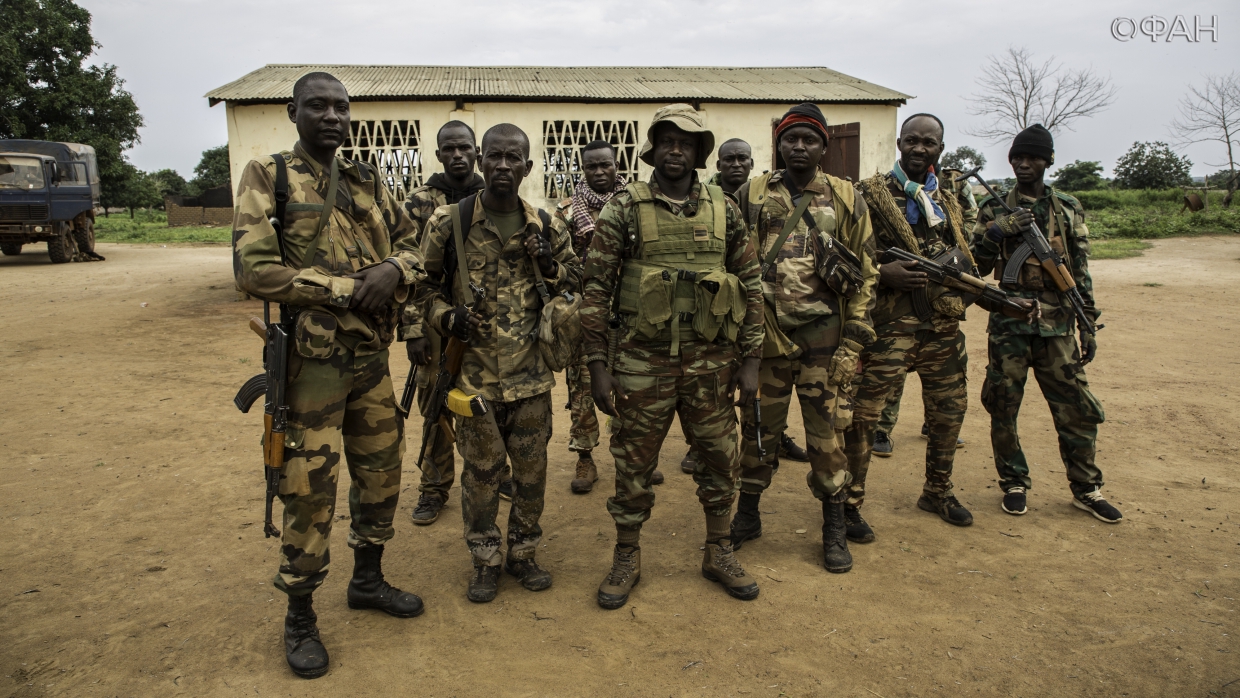 Жители ЦАР осудили провокаторов за ложные обвинения в адрес инструкторов из России Жители ЦАР осудили провокаторов за ложные обвинения в адрес инструкторов из России Весь мир