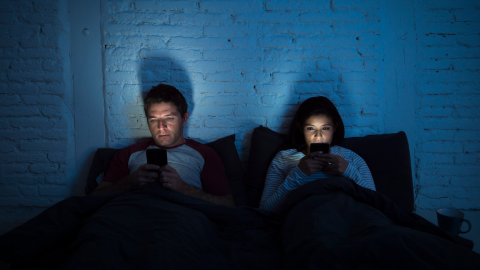 Смартфон на помойку. Почему отказываться от гаджетов — модно? гаджеты,интересное,мир,смартфоны,технологии