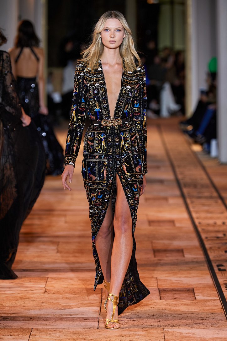 Zuhair Murad Haute Сouture весна-лето 2020 Murad, Zuhair, Вдохновение, создавая, дано Современным, постичь, которую, тайны, роскоши, богатства, атмосферу, переливалось, платьях, Изиде, сверкало, божества, древние, иероглифы, египетские, любви