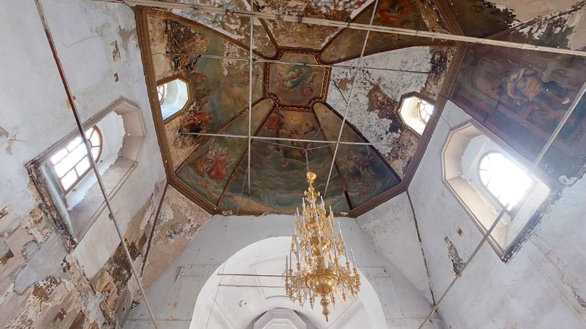 Реставраторы раскрыли живопись XVIII века в церкви на Новой Басманной улице